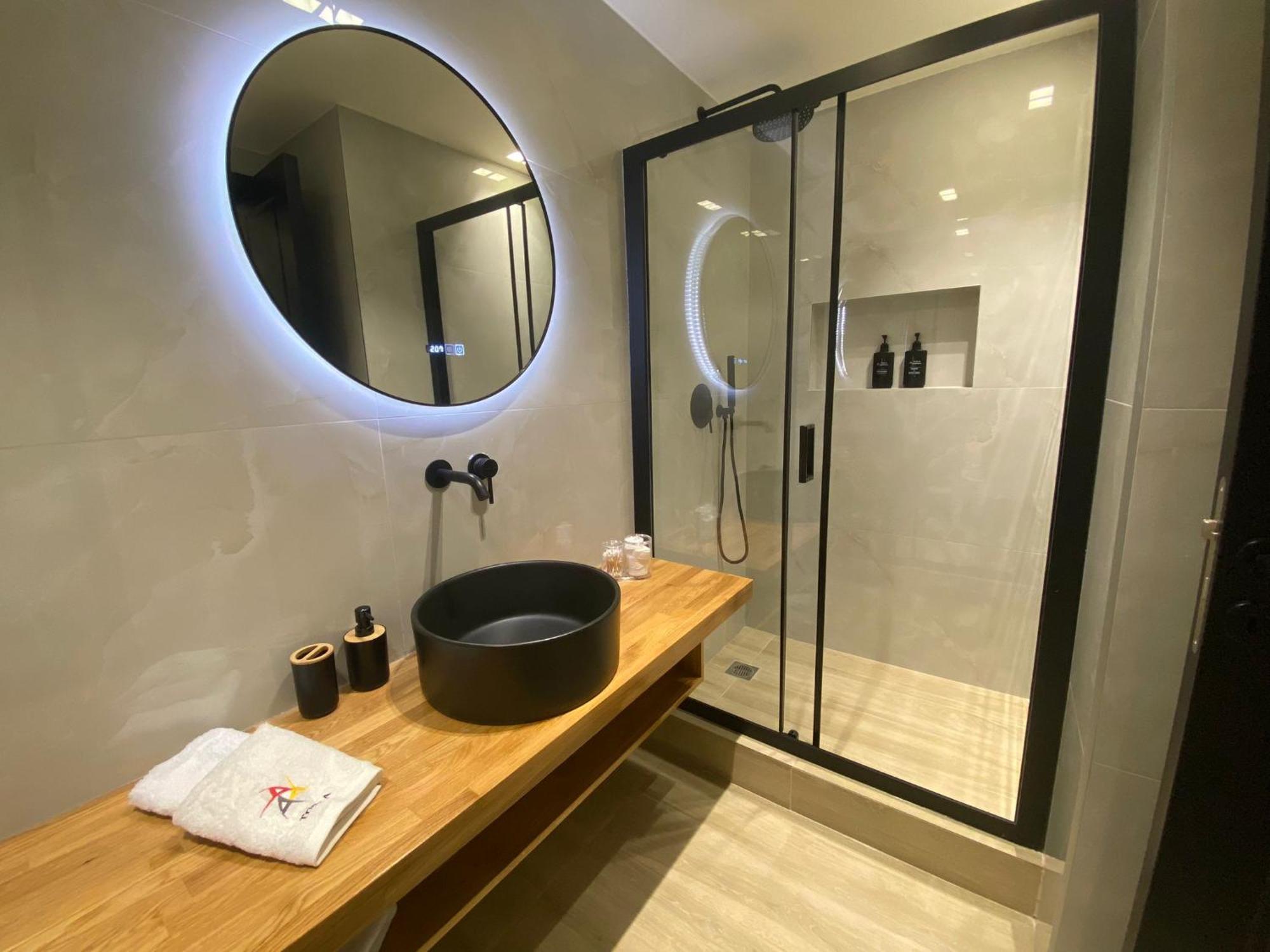 雅典Triple A - Near Ermou Shopping Street - Family Hospitality - Free Parking!公寓式酒店 外观 照片