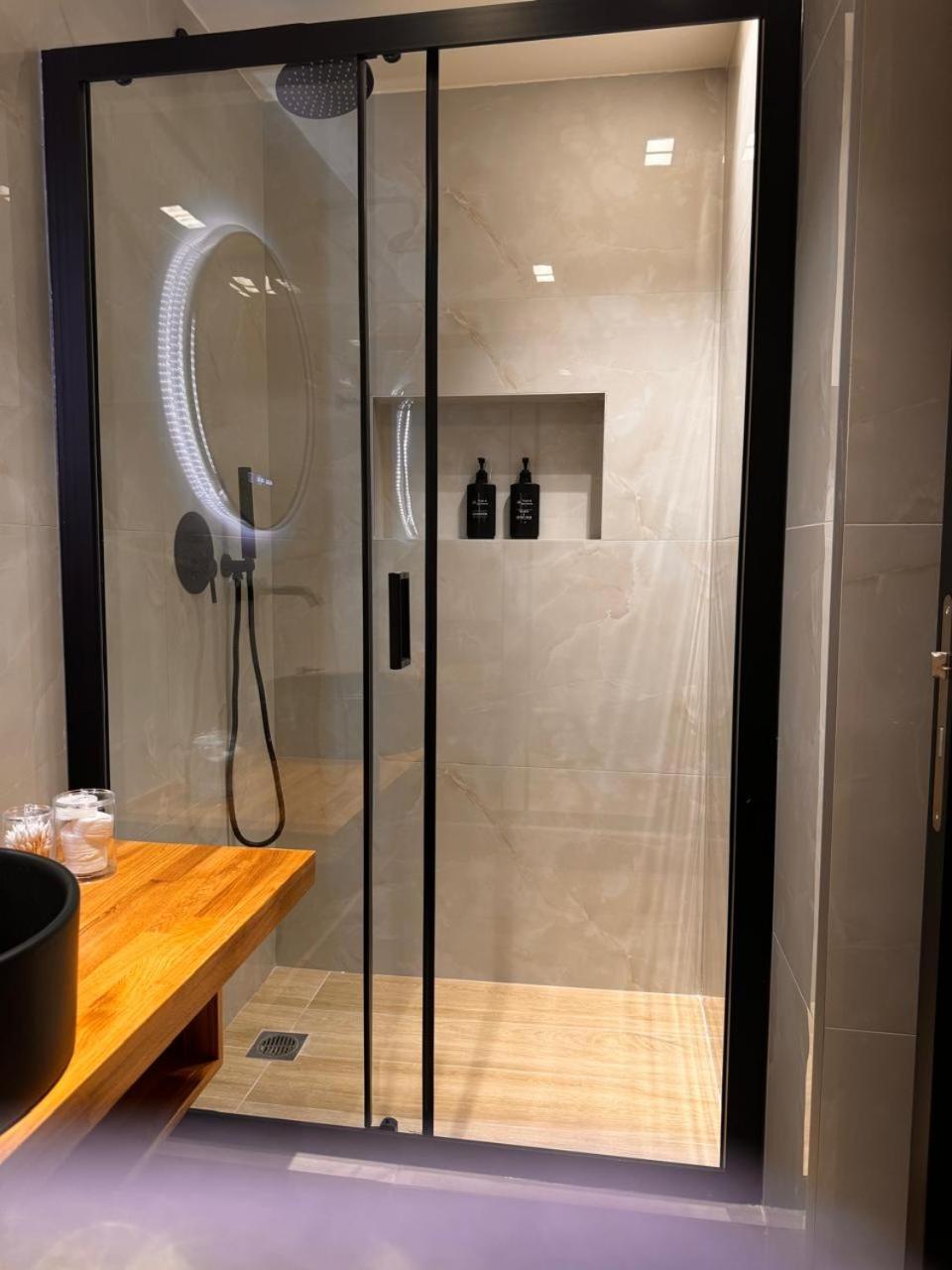 雅典Triple A - Near Ermou Shopping Street - Family Hospitality - Free Parking!公寓式酒店 外观 照片